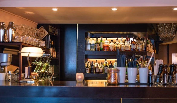 Frontalansicht Bar Theke